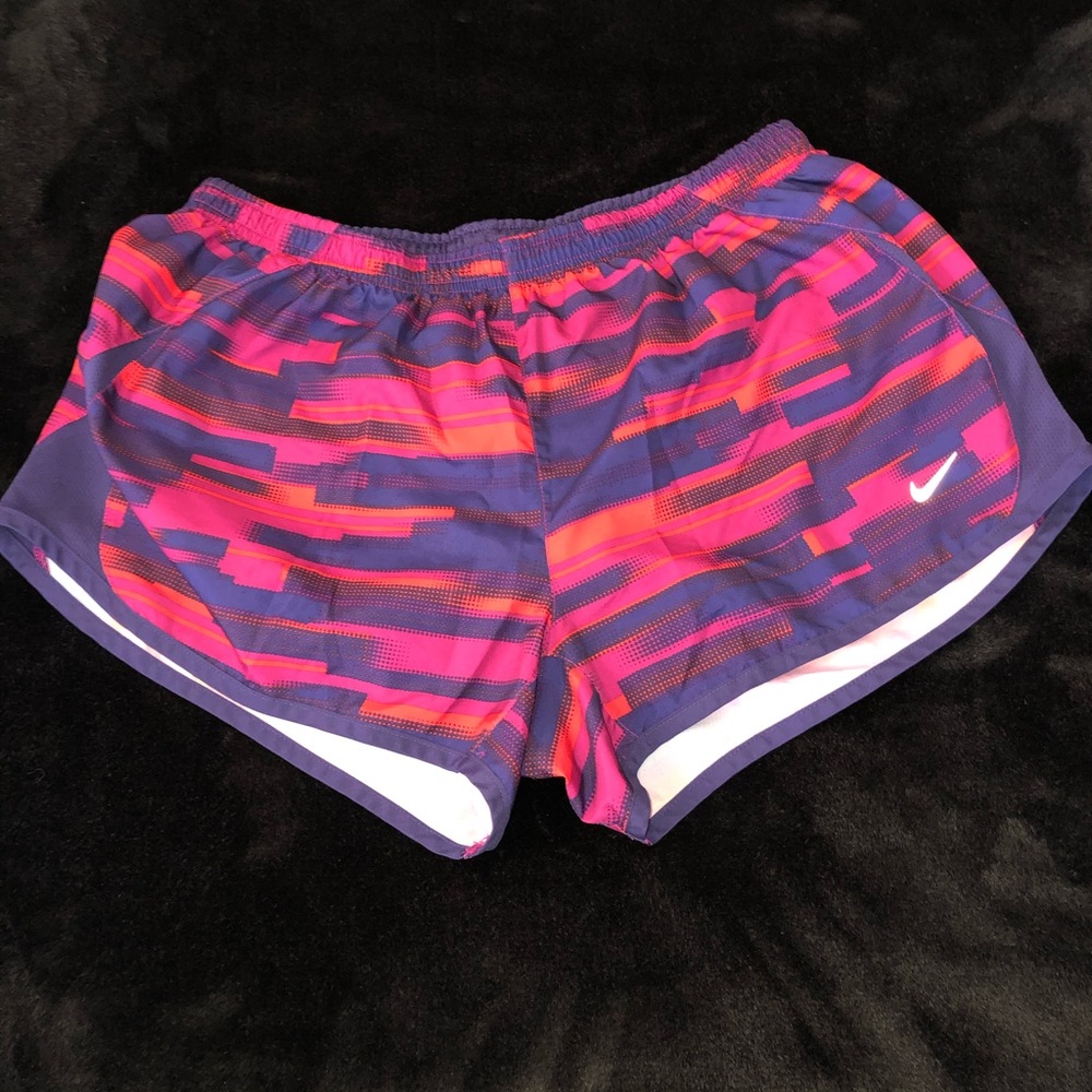 WOMENS NIKE SHORTS